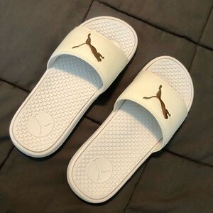 ⭐️⭐️ NEW Women’s puma slides sz 8